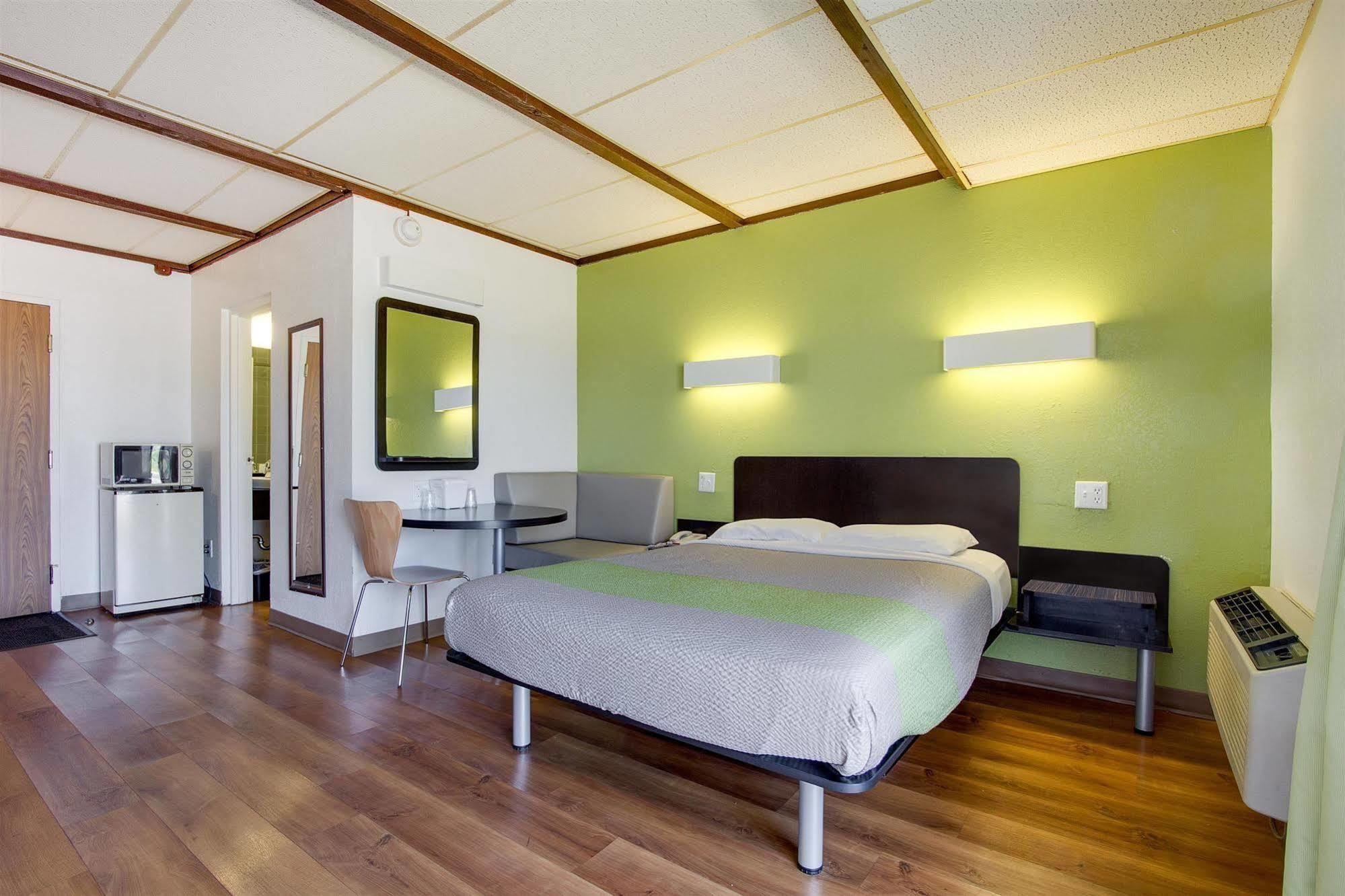 Motel 6-Geneva, Oh Ngoại thất bức ảnh