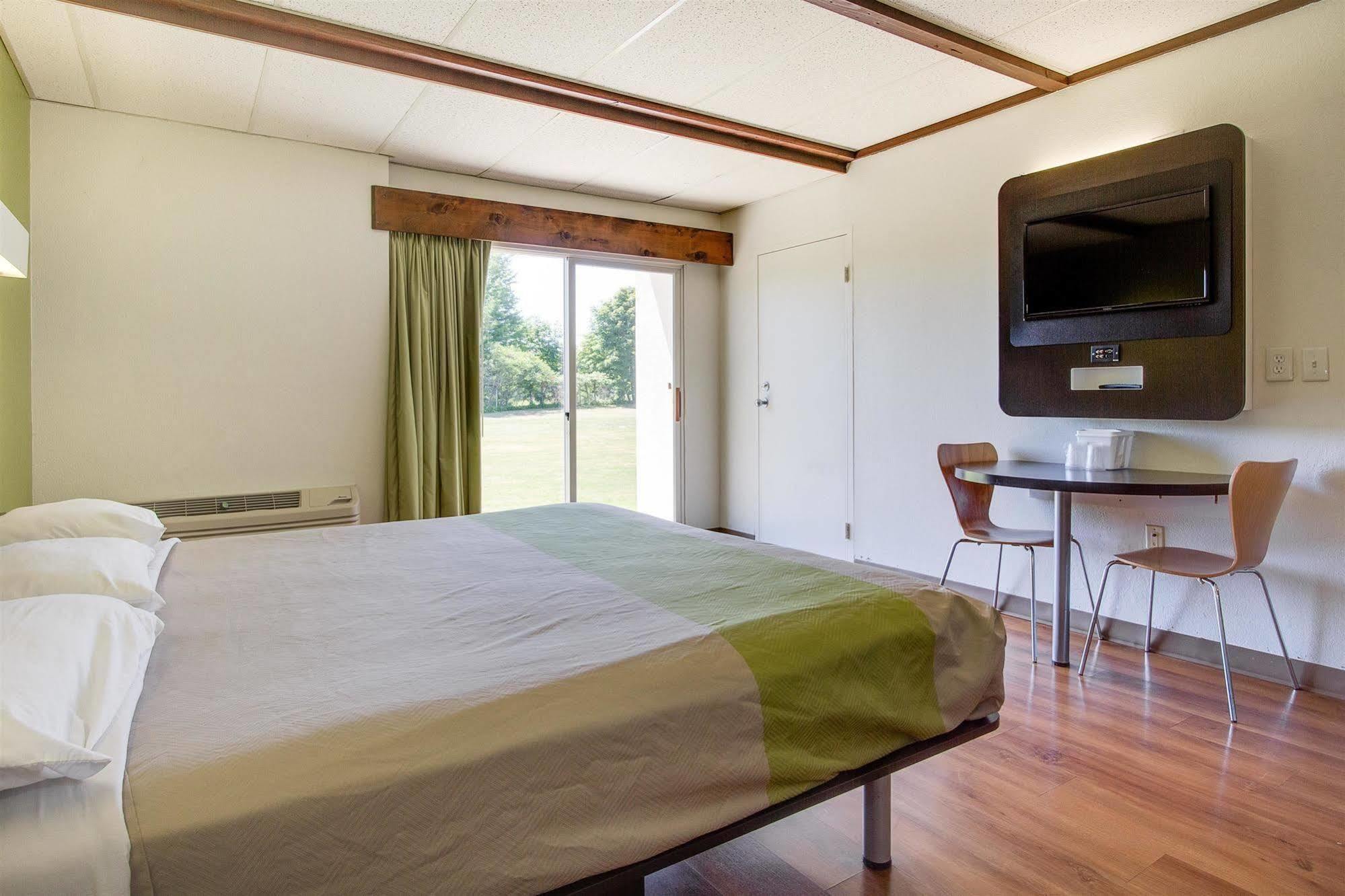 Motel 6-Geneva, Oh Ngoại thất bức ảnh