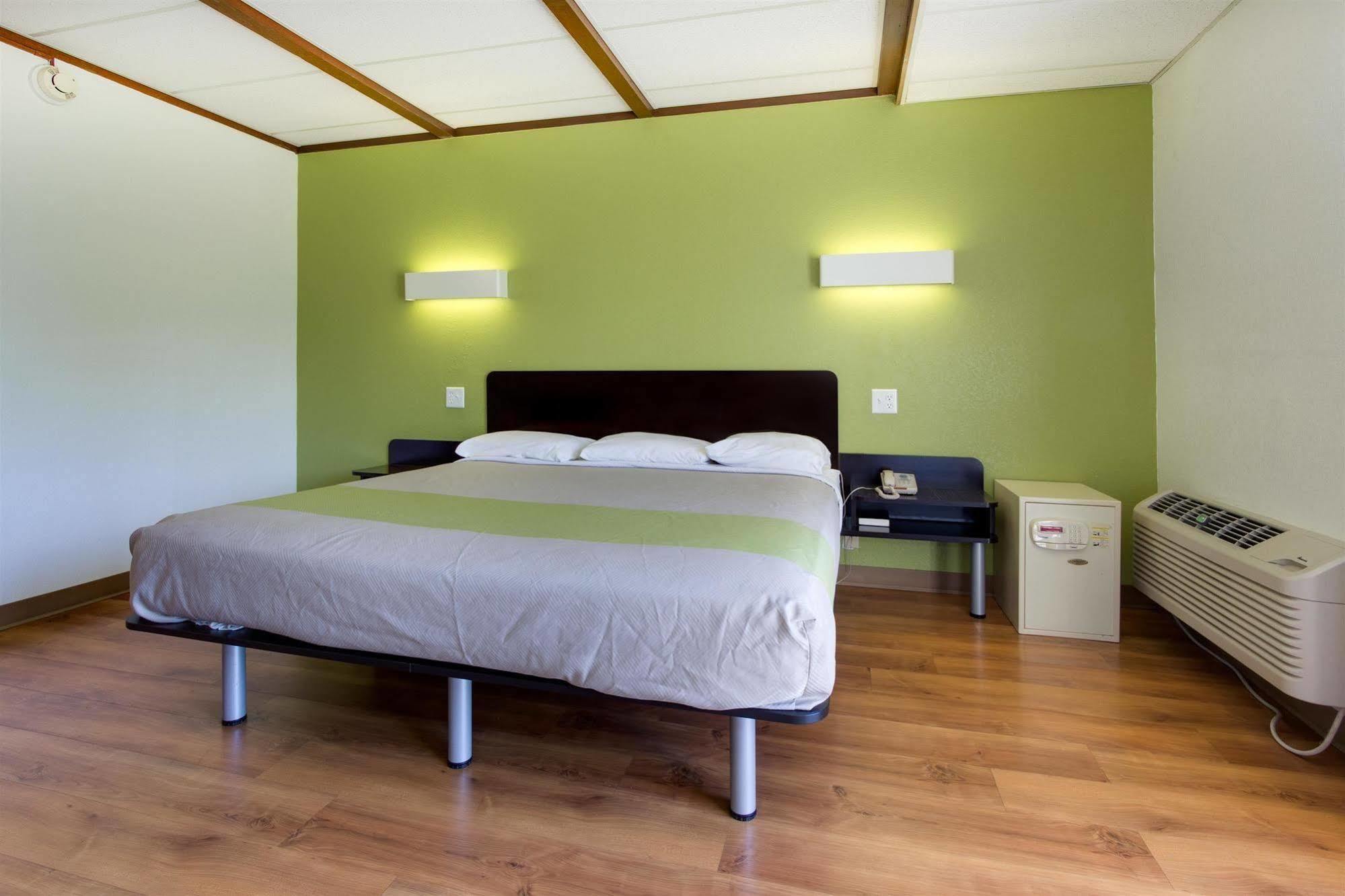Motel 6-Geneva, Oh Ngoại thất bức ảnh