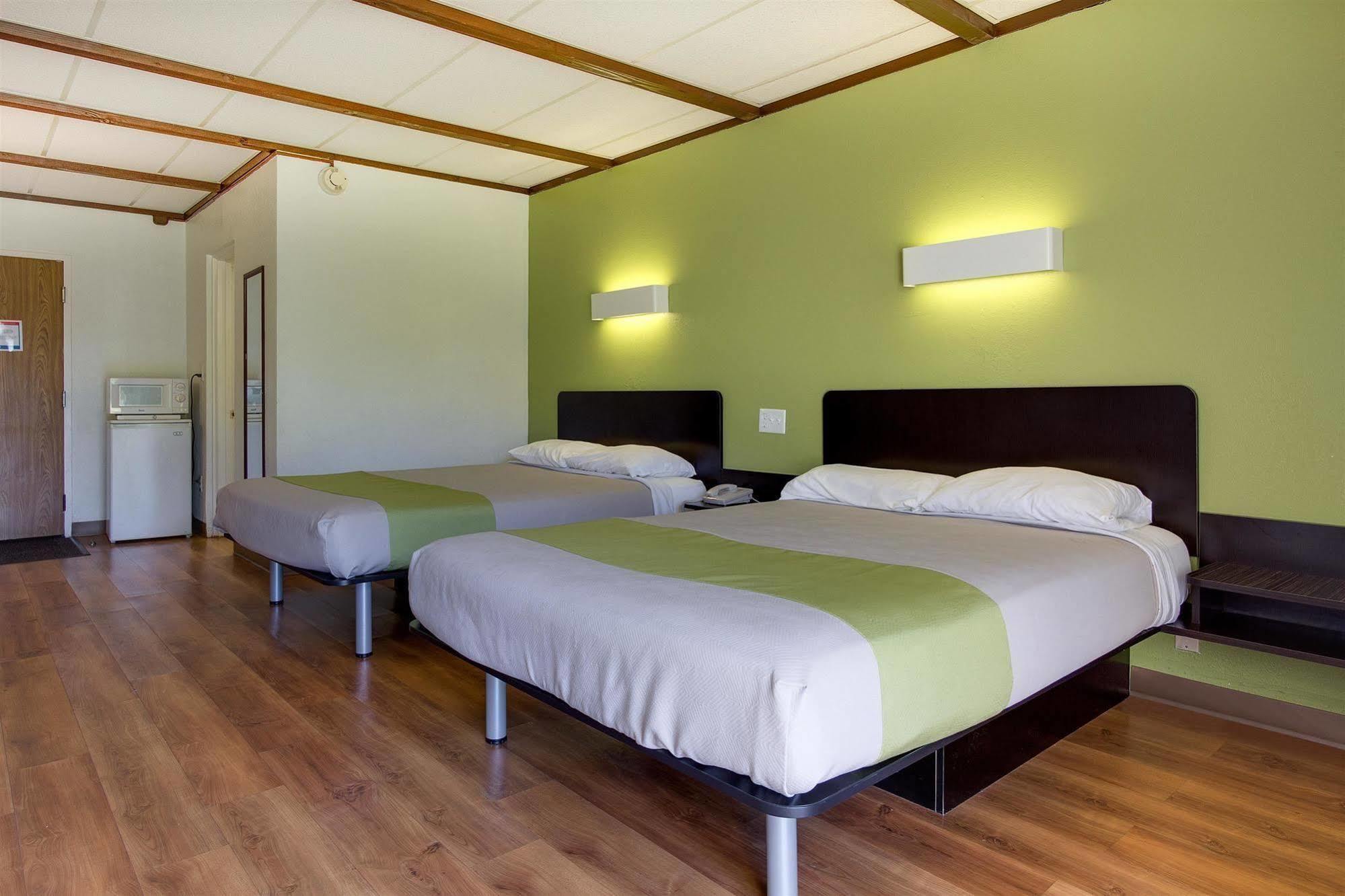 Motel 6-Geneva, Oh Ngoại thất bức ảnh